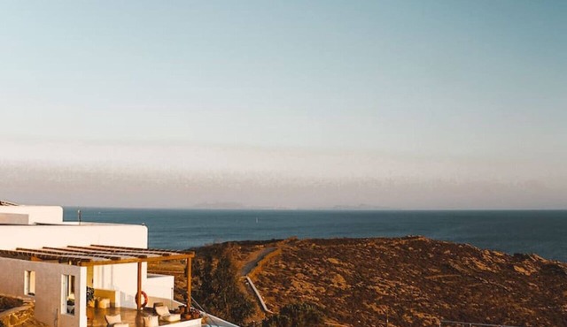 On The Rocks - The Main House - Serviced Villa