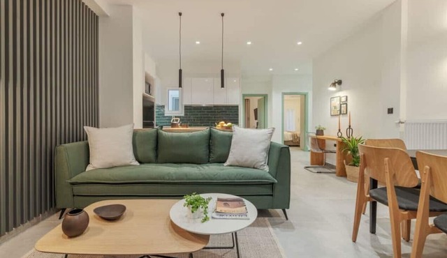Peacefull Family APT W/Sunny Balcony in Kallithea