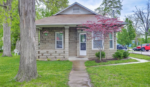 Pet-Friendly Pacific Cottage Near Purina Farms! in Pacific
