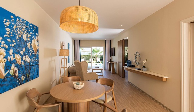 Pilot Beach Resort