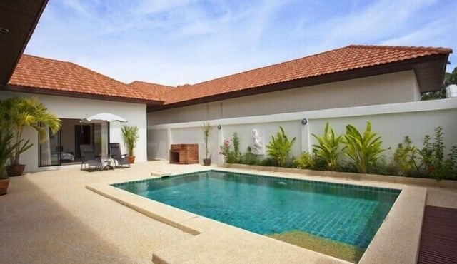 Pool Villa Majestic insignia in Muang Pattaya