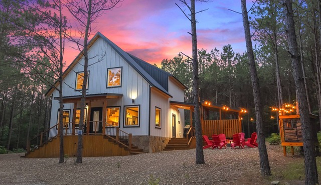 Private Hot Tub + Outdoor Oasis + Split Floor Plan + Arcade + Family Friendly in Broken Bow