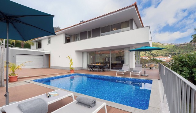 Private pool and sea view - Tropical Villa in Arco da Calheta