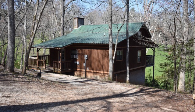 Private, Secluded, Relaxing Cabin. 1853 ASK ABOUT WEDDING OPPORTUNITIES! in Blairsville