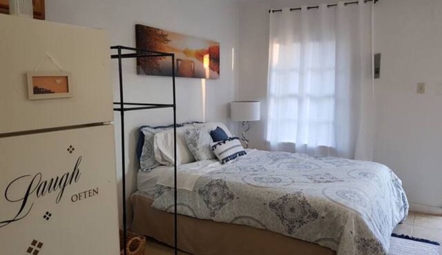 Private studio apartment with full kitchen & bath in Houston