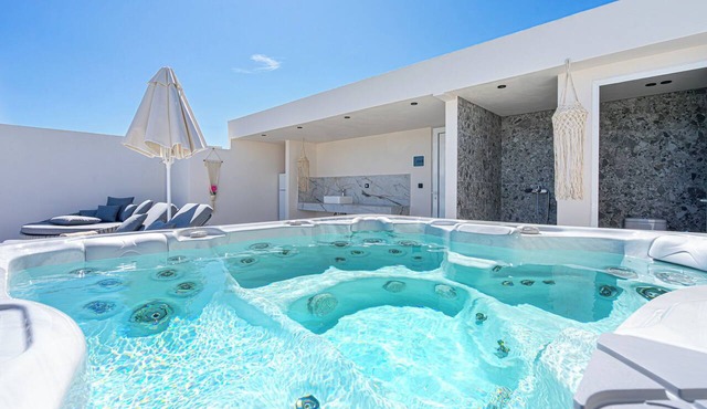 Property title Adults-Only Sea View Suite with Private Rooftop Jacuzzi