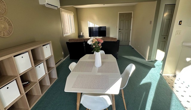 Quiet Ground Level Suite in Victoria