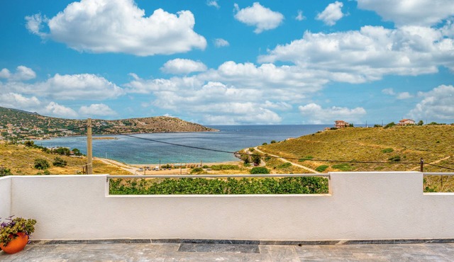 R&M Ocean View Charming 3-bedroom house in peaceful Daskalio