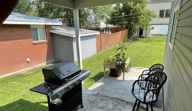 Refreshing, Charming Retreat w/ CalKing Bed+ Close to Yellowstone, Tetons, Dunes in Saint Anthony