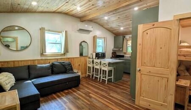 River Retreat Cabin in Cleveland