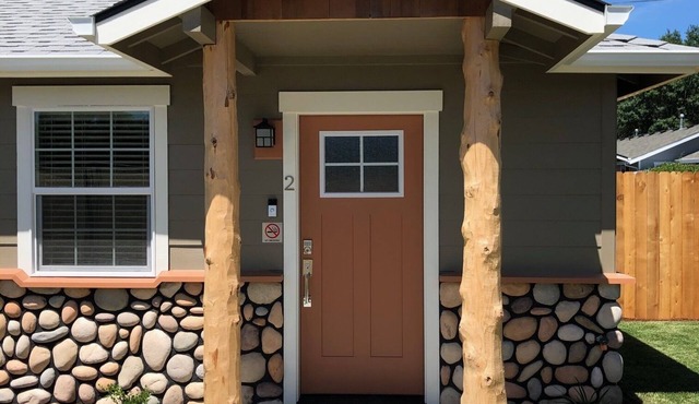 Riverside Cabin 2 - (Brand New Construction) in Grants Pass
