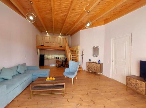 Roza Stone Suite with Hot Tub & Mountain view in Goníai