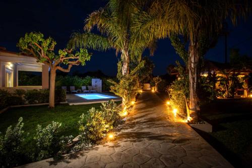 Sea Breeze & Nature villa, with heated pool and garden retreat in Kremasti