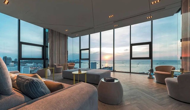 Sea View 2 Bed Room Unit Central Pattaya in Muang Pattaya
