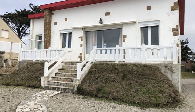 SEAFRONT VILLA in Saint-Pair-sur-Mer