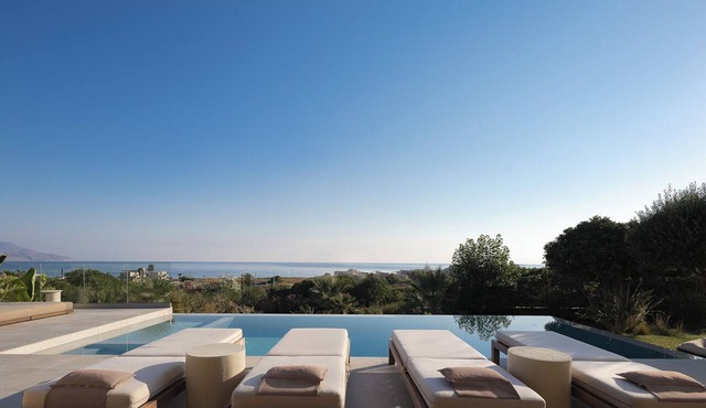 Seaview Sanctuary 500m to Beach by etouri in Chania