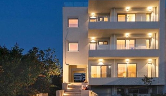 SII City Luxury Suites : Studio Apartment - Semi-basement