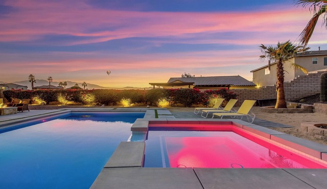 Spacious 5-bedroom villa with resort size 52ft Pool in insio