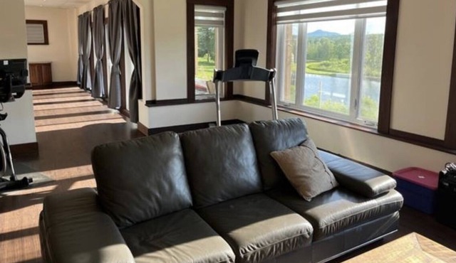 Spectacular & Peaceful cottage with Lake! in Sutton