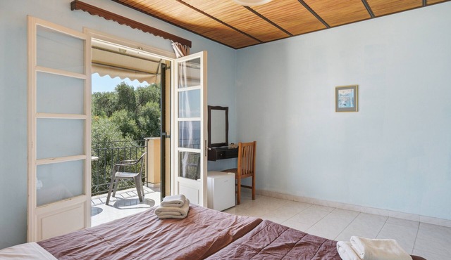 Studio Apartment 'Apraos Bay Hotel 19' with Sea View, Wi-Fi and Air Conditioning