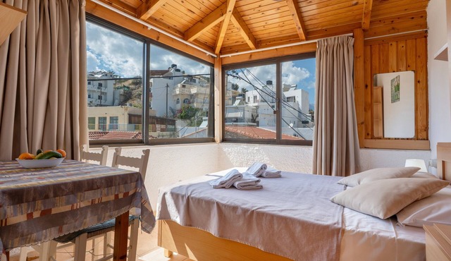 Studio Apartment 'Deluxe Terrace No 5' with Sea View, Wi-Fi and Air Conditioning