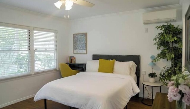 Studio Garden Retreat near everything - B in Santa Monica