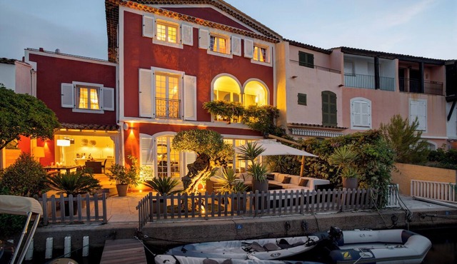 Stunning waterfront home, with mooring, in Port Grimaud. in Grimaud