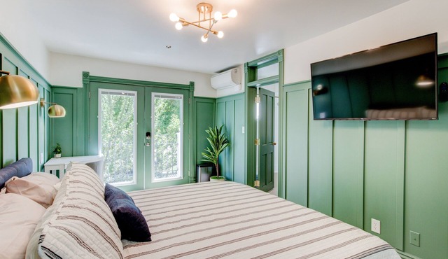 Suite 9 | Historic Art City Inn in Springville