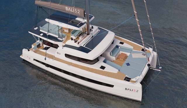 Sun-Kissed Sailing Adventure in Islas Sarónicas