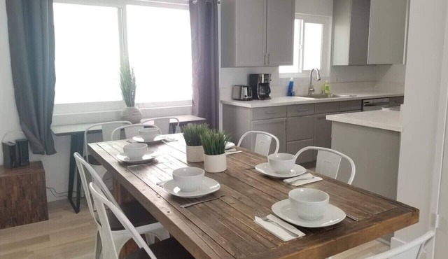 Sunny & Spacious 3 Bed - 20 second walk to beach! in Marina del Rey