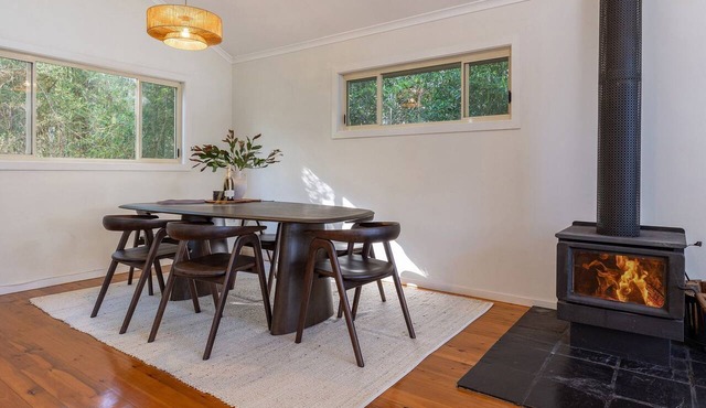 Sunset Palms - Escape to our delightful holiday home nestled in the heart of Smiths Lake, in Smiths Lake