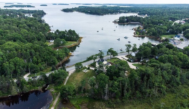The Oaks Seaside Retreat in Chester Basin
