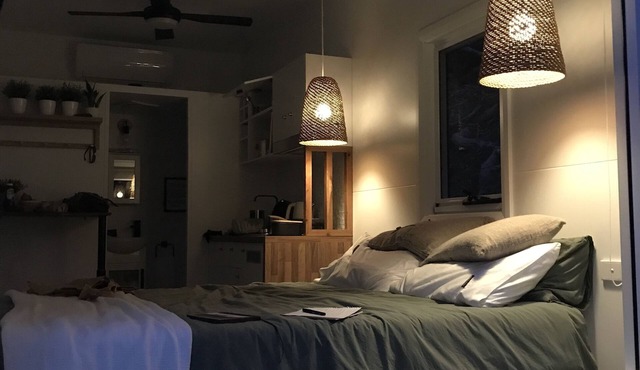 Tiny home for two, spa bath, fire pit, relax and escape in the Colo River valley in Wheeny Creek