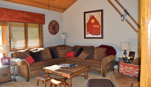 Top Ranked spacious Sunburst Condo Near Bald Mt: 3BR + Loft, Sleeps 10, in Sun Valley
