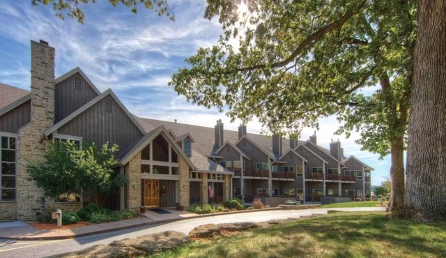 Tranquil Retreat: Cozy 1BR Suite @ Wyndham Galena in Galena