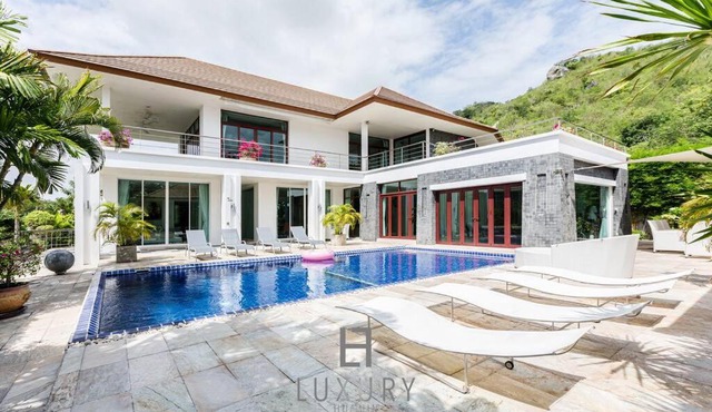 Unique Pool Villa with 5 Bedrooms and Sea View PM-C1 in Hua Hin