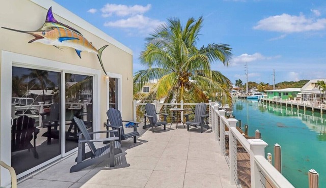 Vaca Cut w/60` dock, 4br/4ba, 2 kitchens in Marathon