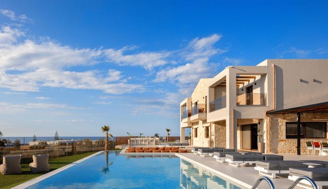 Vellis Residence - Luxury Retreat, 2 Villas & 2 Pools by etouri