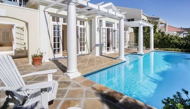 victorian style villa, stunning views of mountains and sea, short walk to beach in Simons town