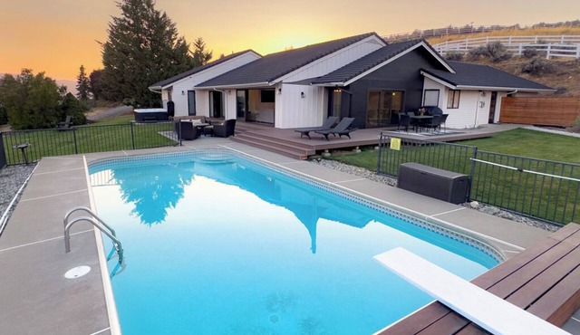 View Home with Pool/Spa Near Leavenworth, Mission Ridge, Lk Chelan and Wineries in Wenatchee