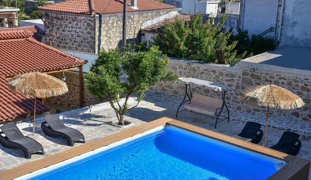 Villa 4 season: Poolside Paradise in Crete