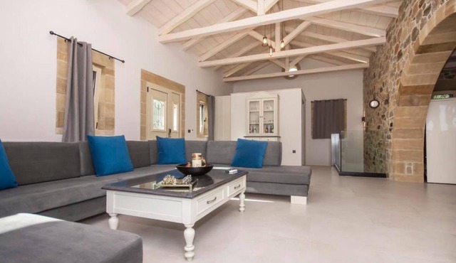 Villa Antonousa - Private Pool Oasis