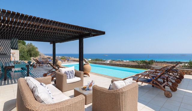 Villa Athena Lindos - 6 Bedroom Villa with Private Infinity Pool and Seaviews