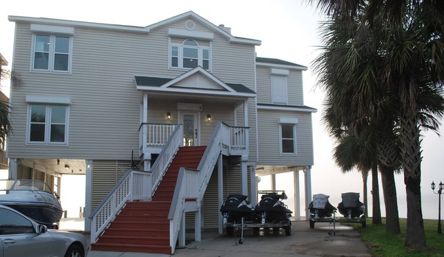 Villa Blanca on the Bay - a luxury Bayfront house in Galveston