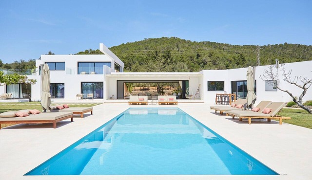 Villa 'Can Pep De Sa Guaita' with Private Pool, Wi-Fi, and Air Conditioning in Sóller