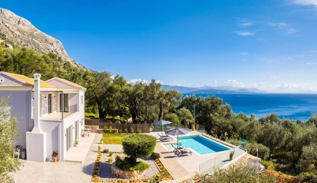 Villa Chronis - Three Bedroom Villa, Sleeps 6