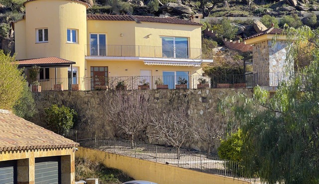 Villa D'exception Avec vue Panoramique sur la Baie de Roses in Palau-saverdera