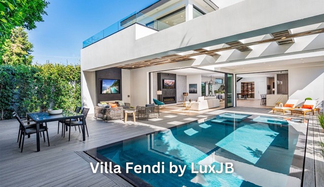 Villa Fendi By LuxJB 🏆 Luxury Modern Villa Near Rodeo Drive 🏆 Heated Pool in Beverly Hills