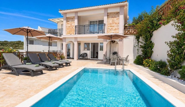 Villa Naisy - Two Bedroom Villa, Sleeps 4