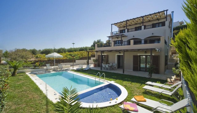 Villa Orsalia - Six Bedroom Villa, Sleeps 11